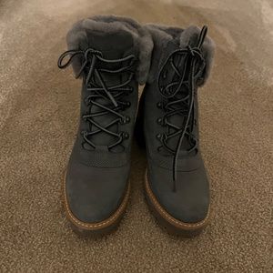 Timberland  Waterproof  Courmeyeur Valley Boots in gray